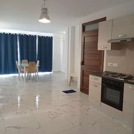 Private With Private Ensuite In Marsascala Homestay